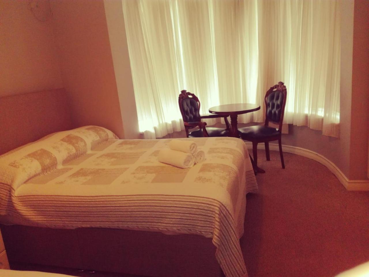 Amber Lodge Budget Accommodation غالواي المظهر الخارجي الصورة
